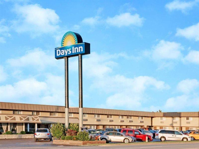 Days Inn By Wyndham Elk Grove Village O'Hare Airport West Exterior foto